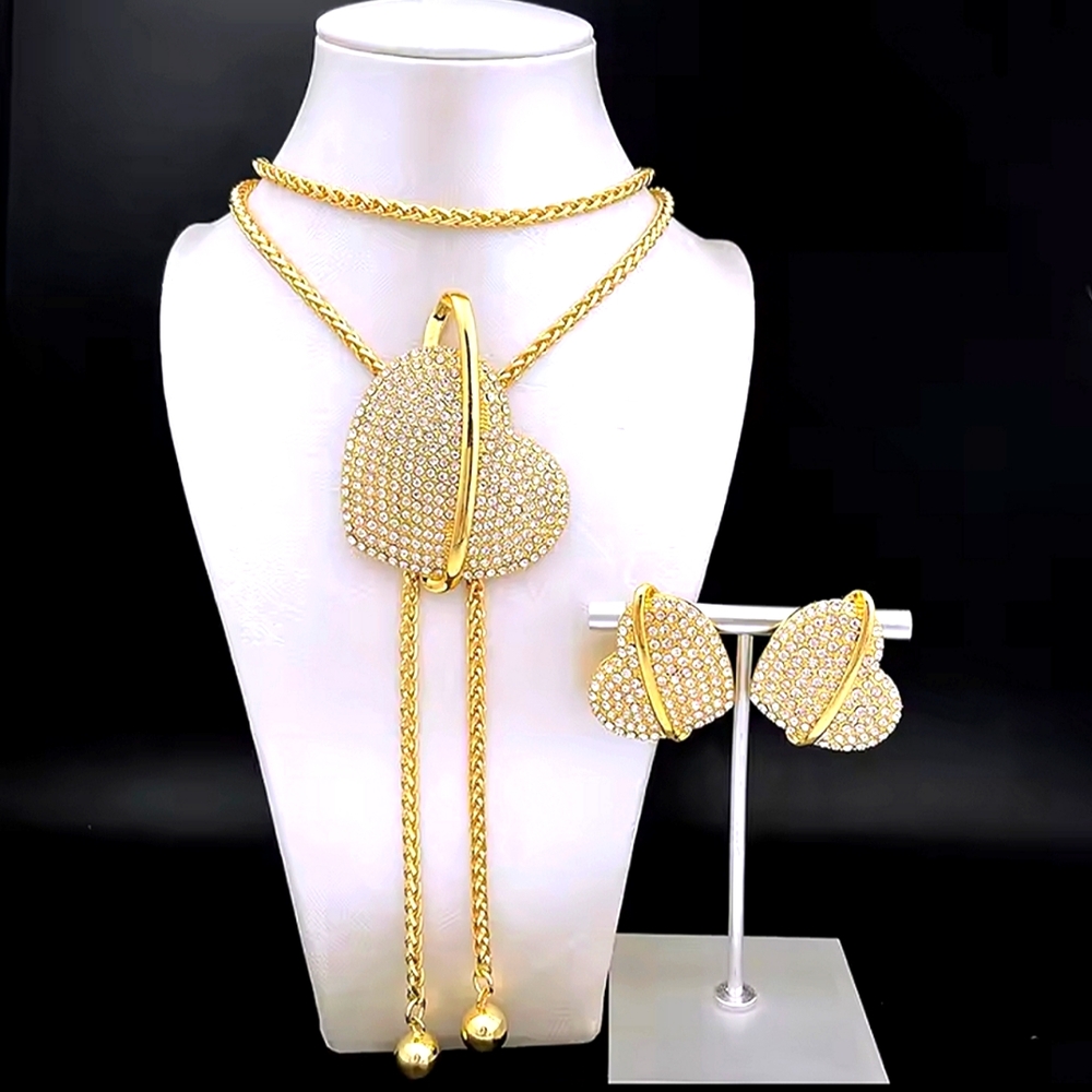 Heart Shaped Necklace Set